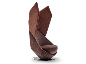 Вращающееся кресло с высокой спинкой