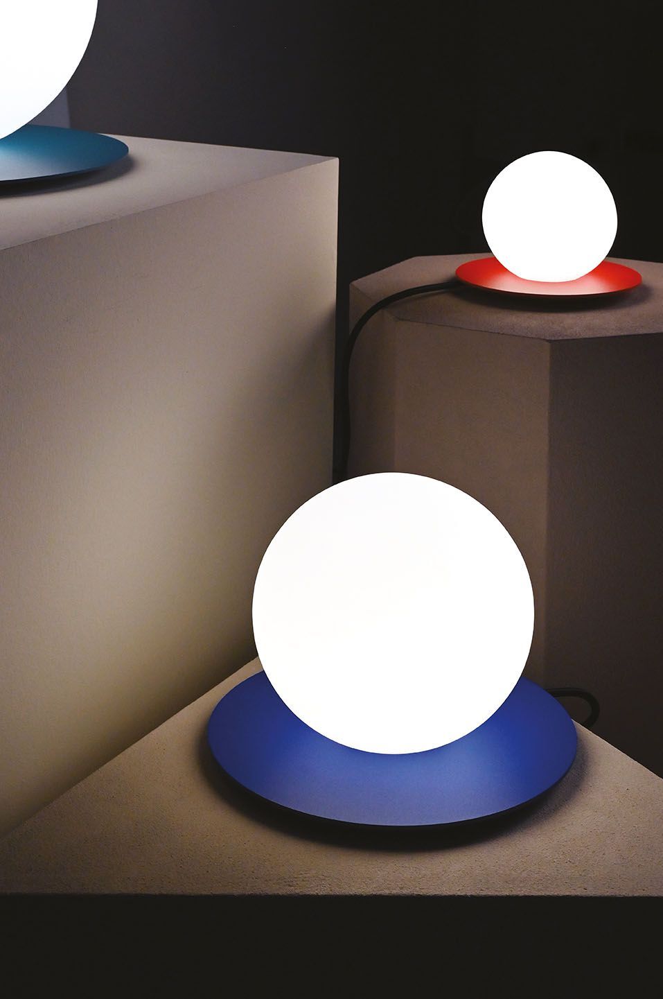 Светодиодная настольная лампа AXOLIGHT Kiss ARCH-00064993 - Вид №1