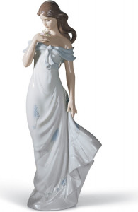 10669013 LLADRO Фигурка Lladro "Цветочный шепот" 14х37см Фарфор