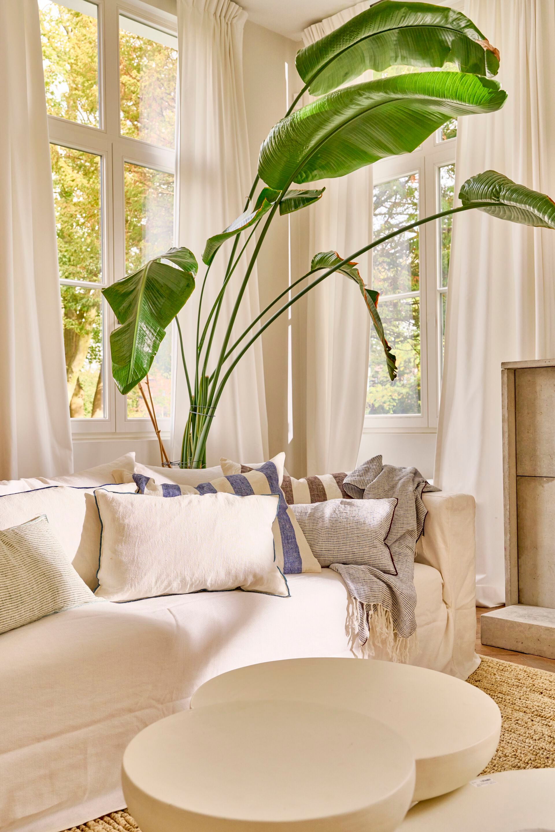 Льняная полосатая прямоугольная подушка POMAX Cirque Magique ARCH-00033573 - Вид №1