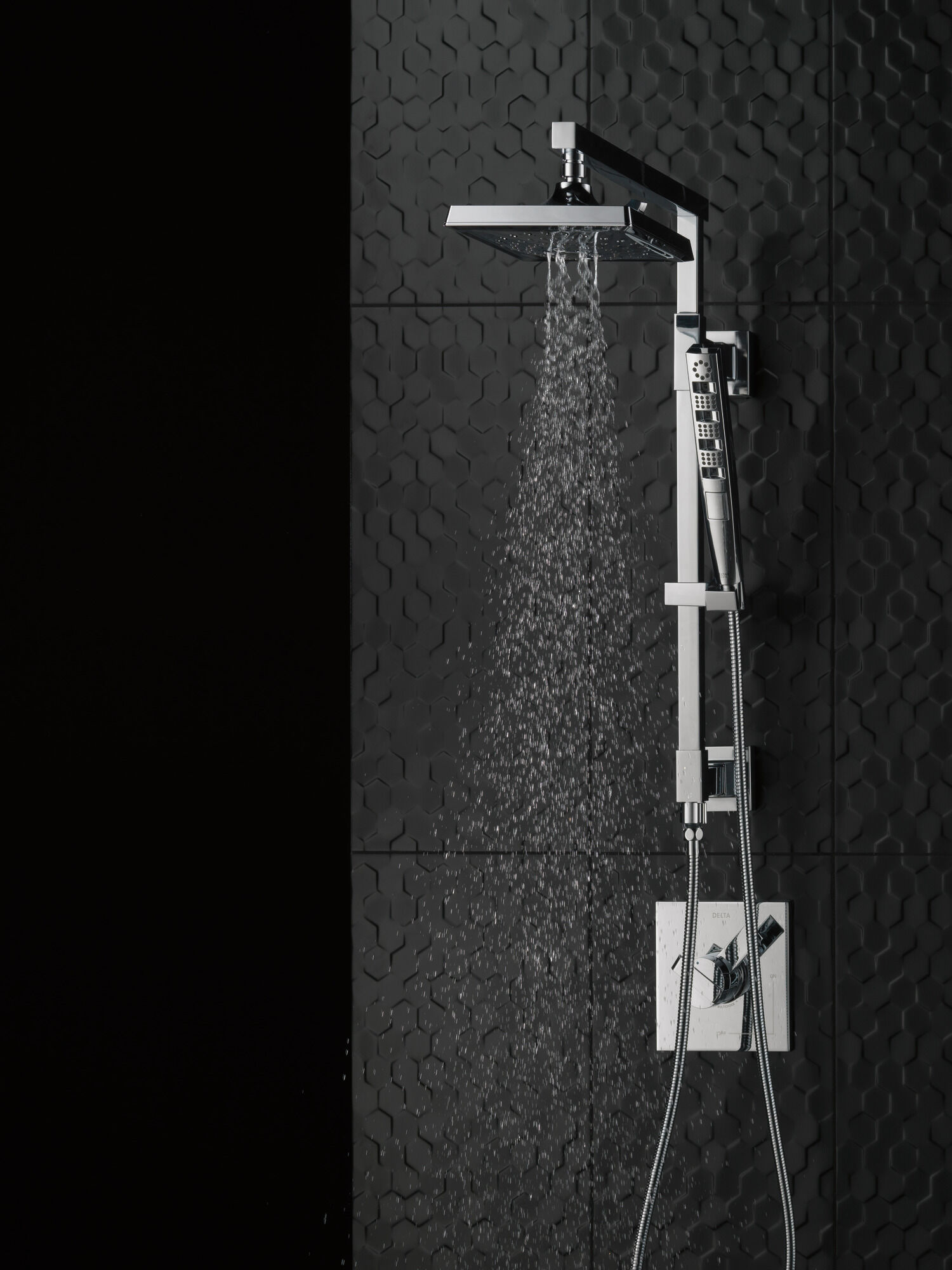 58410-KS Душевая колонна угловая 18 дюймов Delta Faucet Universal Showering Черный нержавеющий  - Вид №9