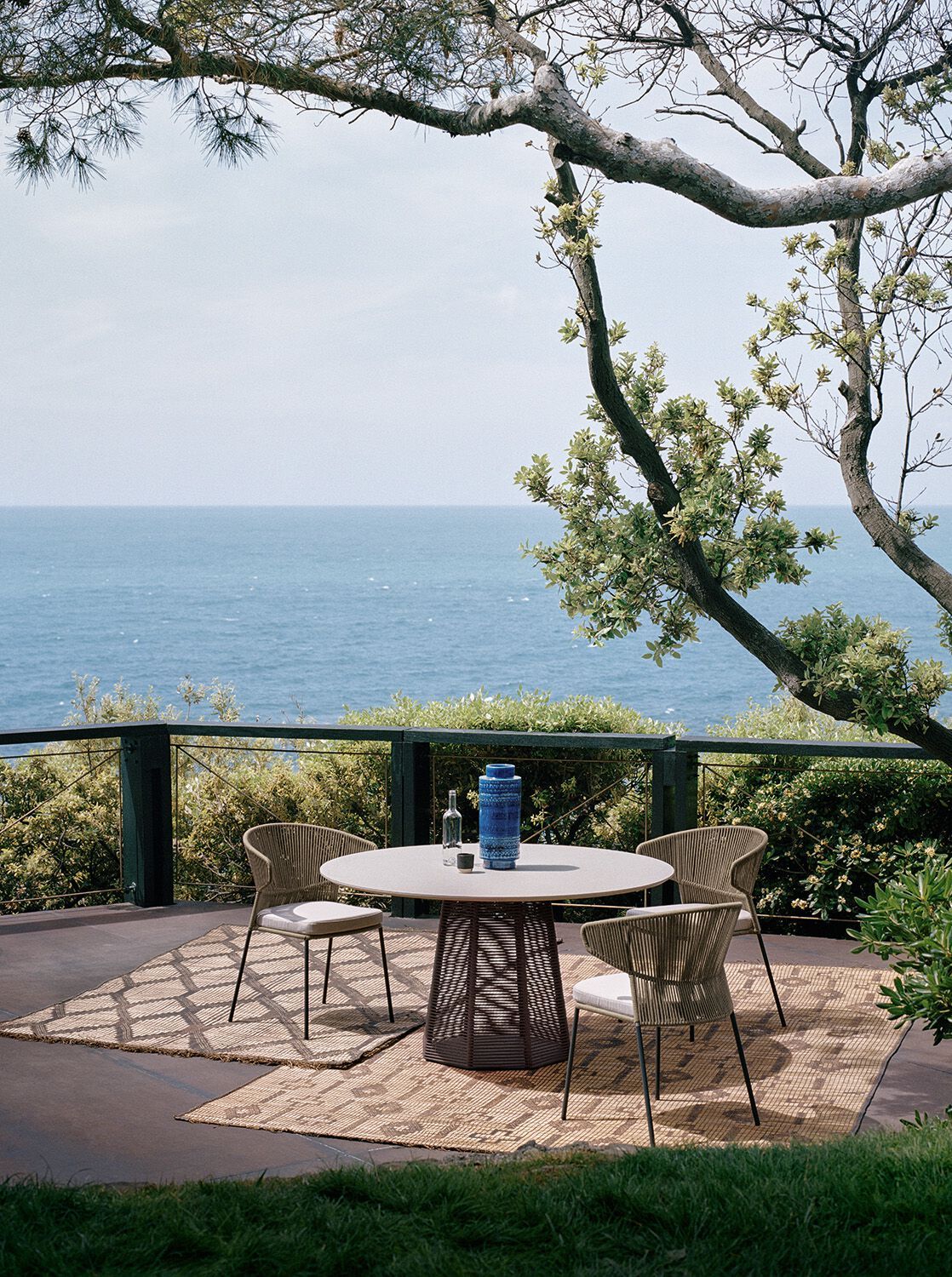 Каменный садовый стол с веревочным покрытием Potocco Sophie ARCH-00097837 - Вид №1