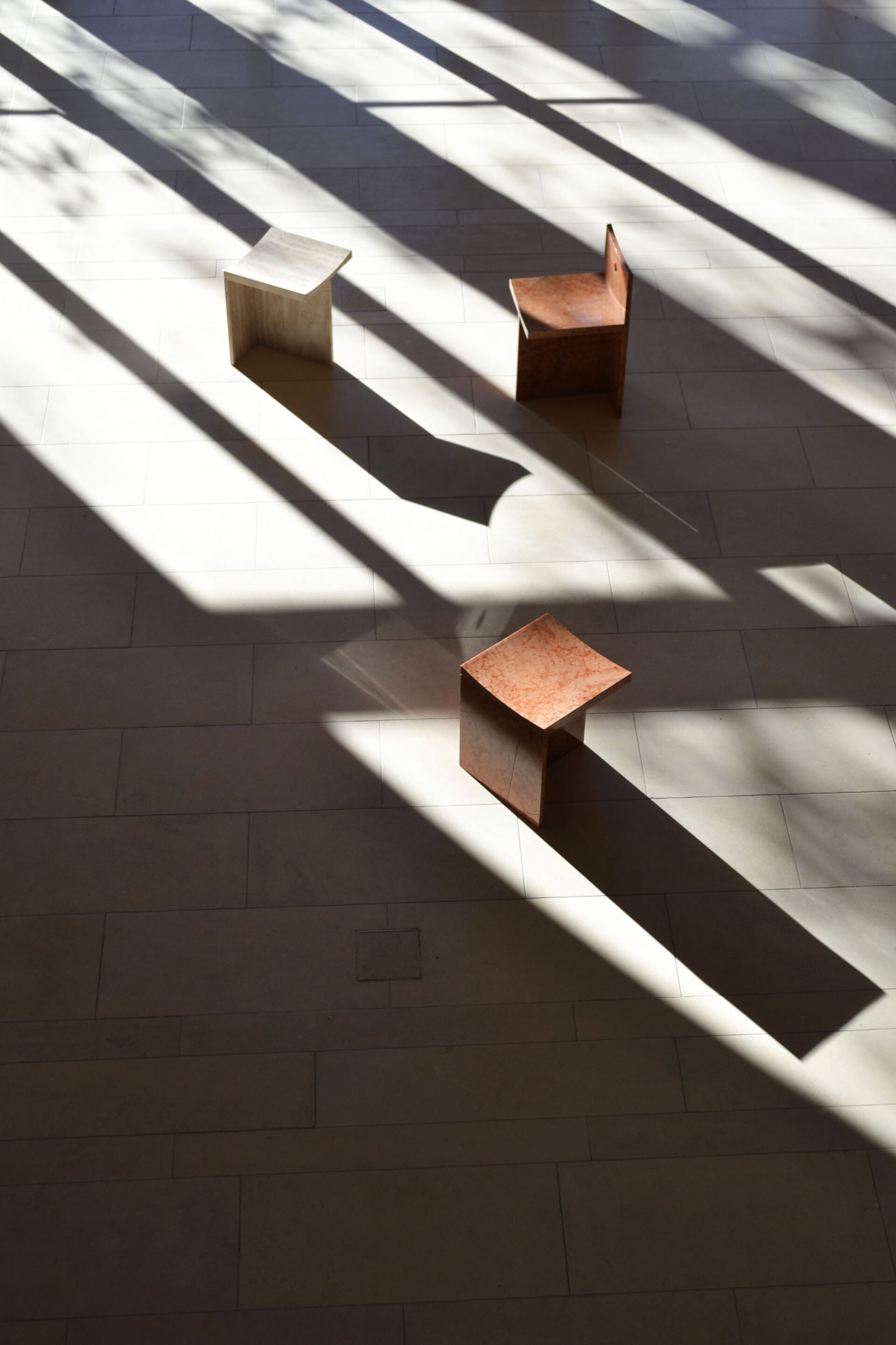 Стул с низкой спинкой из красного мрамора Verona Pistore Marmi Pistore Marmi X McGannon Saad ARCH-00139278 - Вид №6