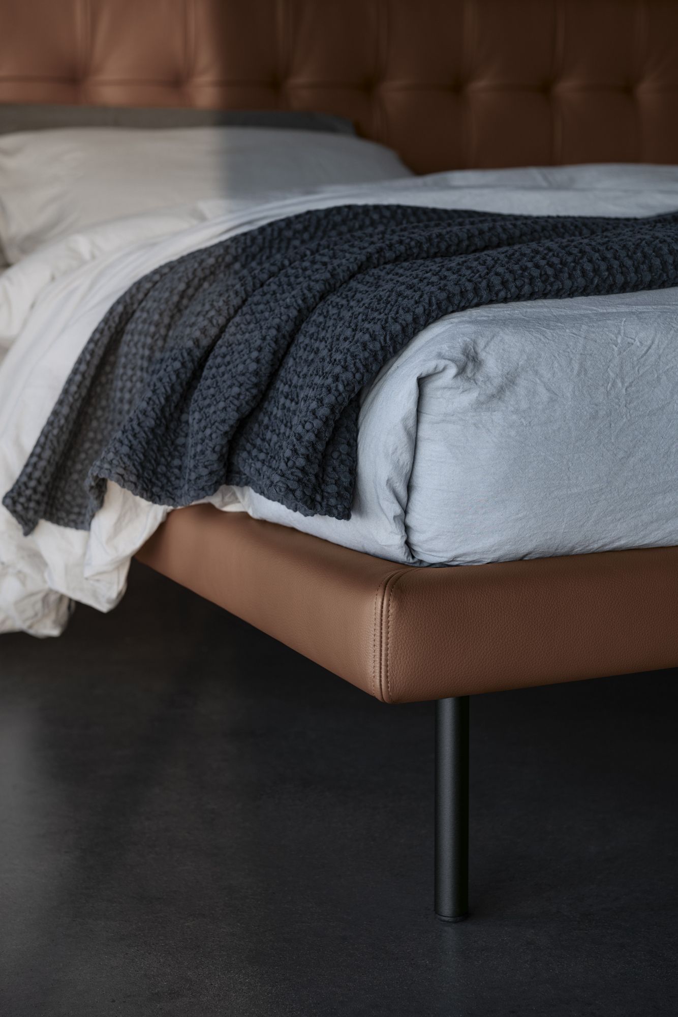 Двуспальная кровать с капитонным изголовьем Bolzan Freedom ARCH-00081133 - Вид №6