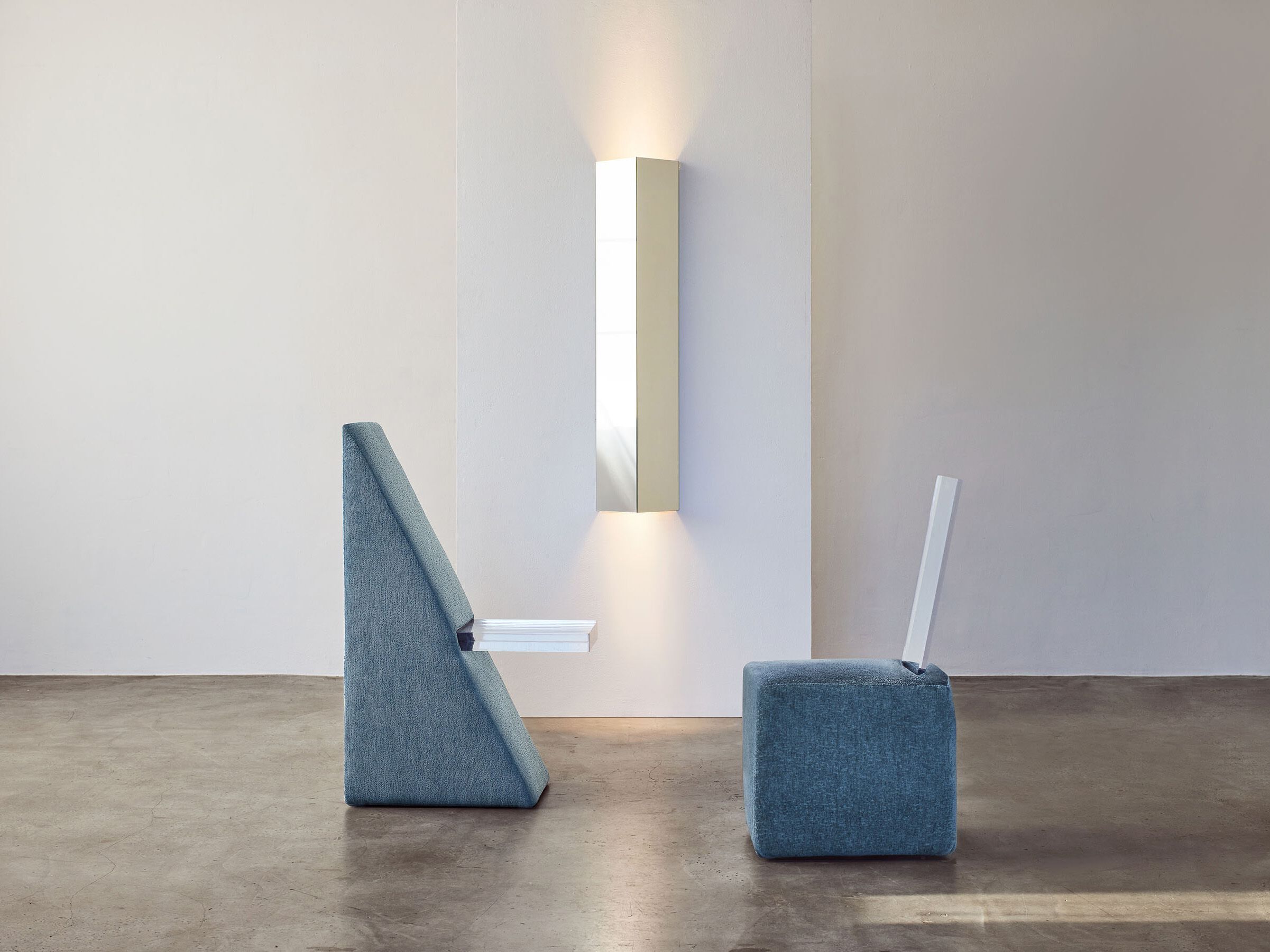 Стул из ткани с прозрачным люцитовым сиденьем Caroline Chao BLOC ARCH-00060139 - Вид №3