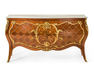 Комод из красного дерева