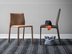 Кожаный стул