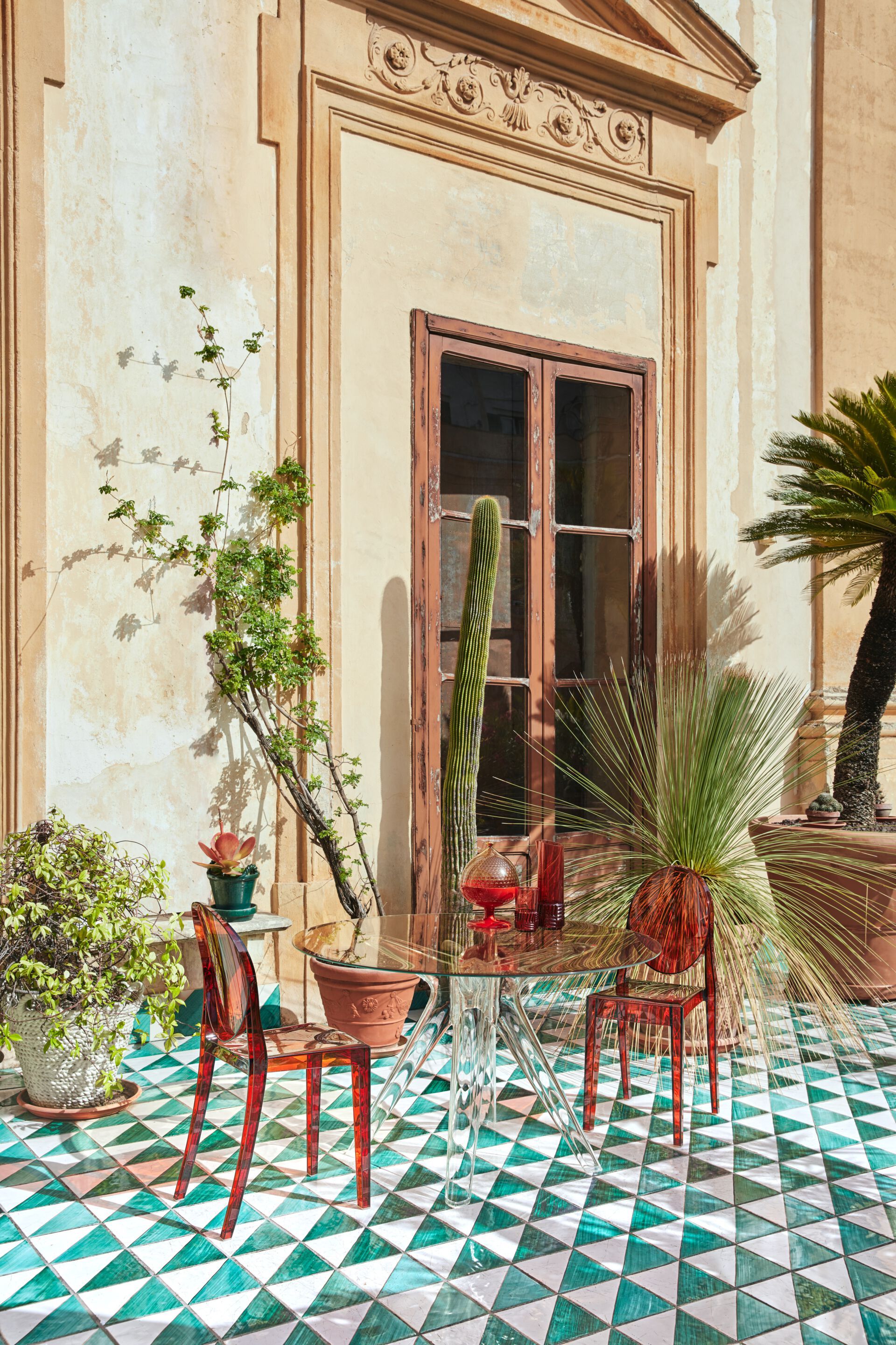 Графин из инженерного пластика Kartell текстура ARCH-00101589 - Вид №10