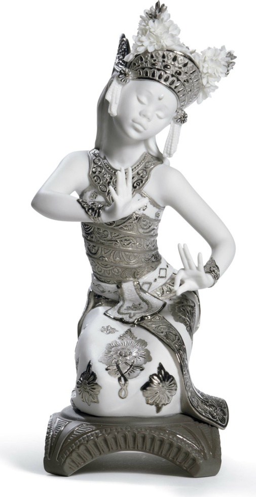10669169 LLADRO Фигурка Lladro "Баллийская танцовщица (Ре-Деко)" 23х10см Фарфор Lladró 