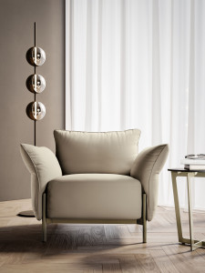 Тканевое кресло с подлокотниками