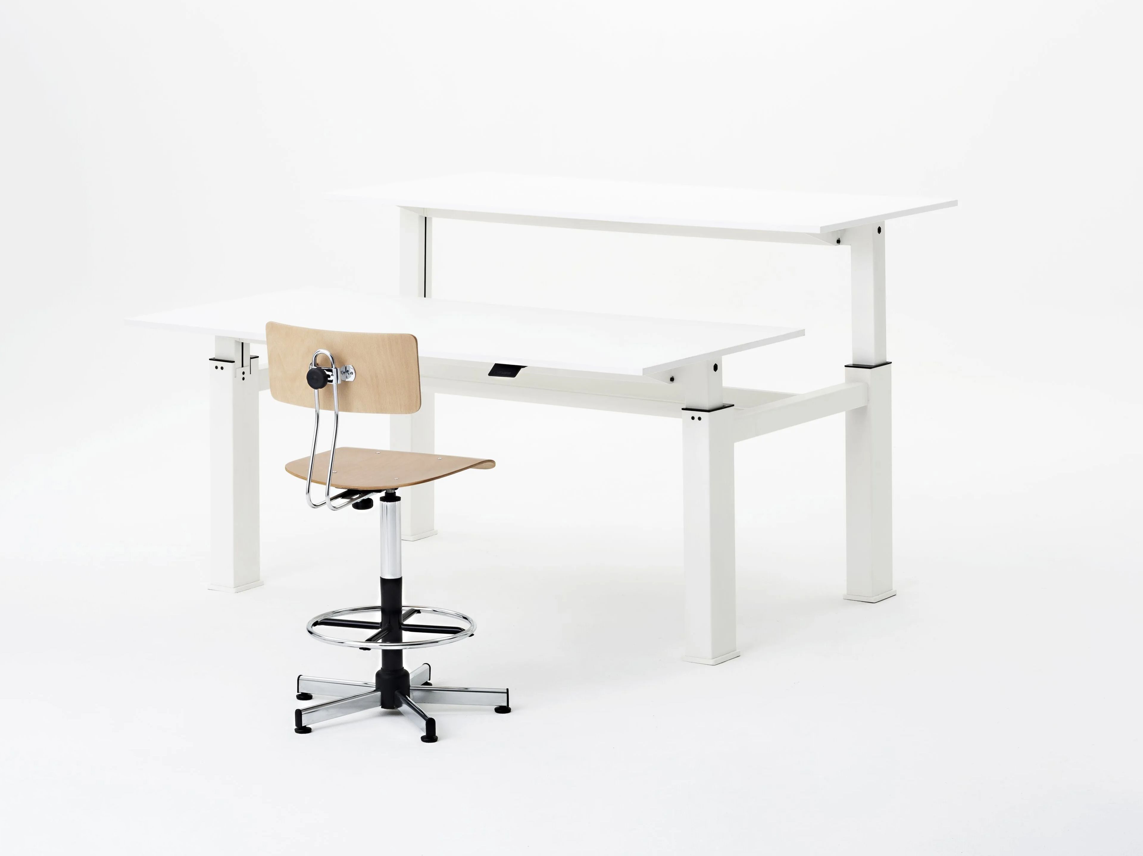 Поворотный офисный стул из бука со спинкой Mara Work ARCH-00095787