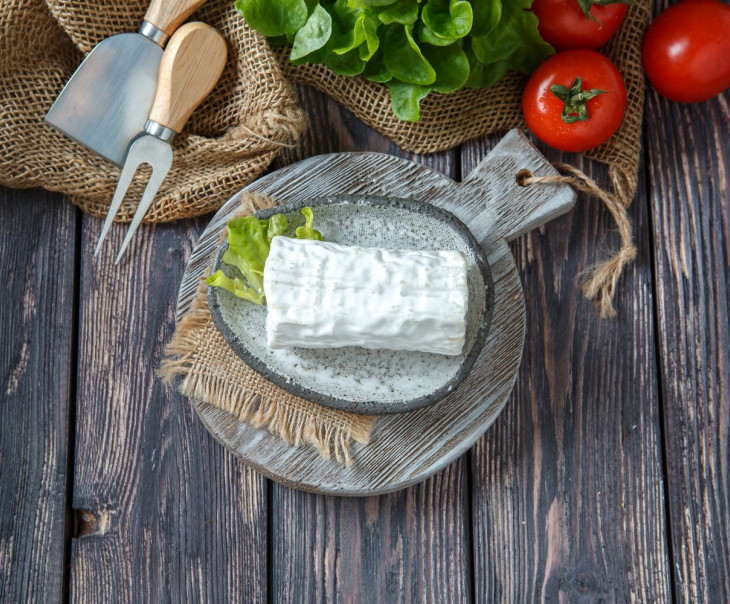 5376 Сыр "Бюш-Де-Шевр" в белой плесени Вкусляндия 