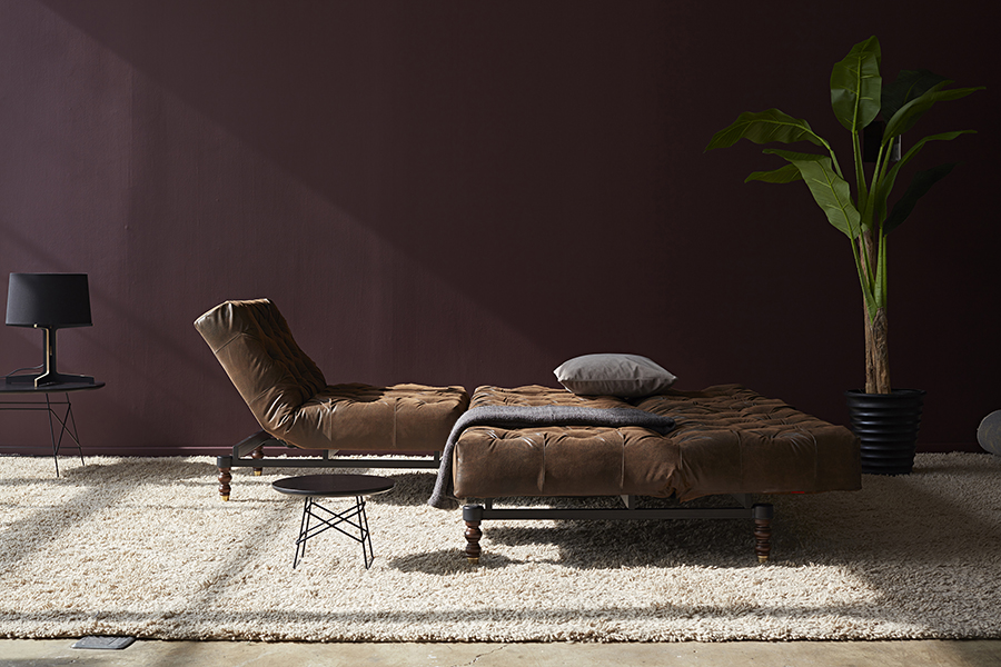 Кресло Oldschool c ножками Retro из темного дерева и черной рамой, коричневый Innovation Living OLDSCHOOLCH461 - Вид №5