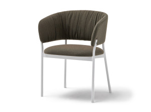 Мягкий тканевый стул с подлокотниками