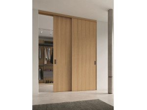 Деревянная дверь