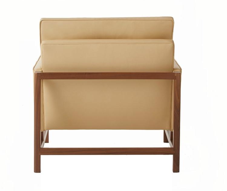 BassamFellows Кожаное кресло с подлокотниками Wood frame lounge Cb-50 - Вид №4