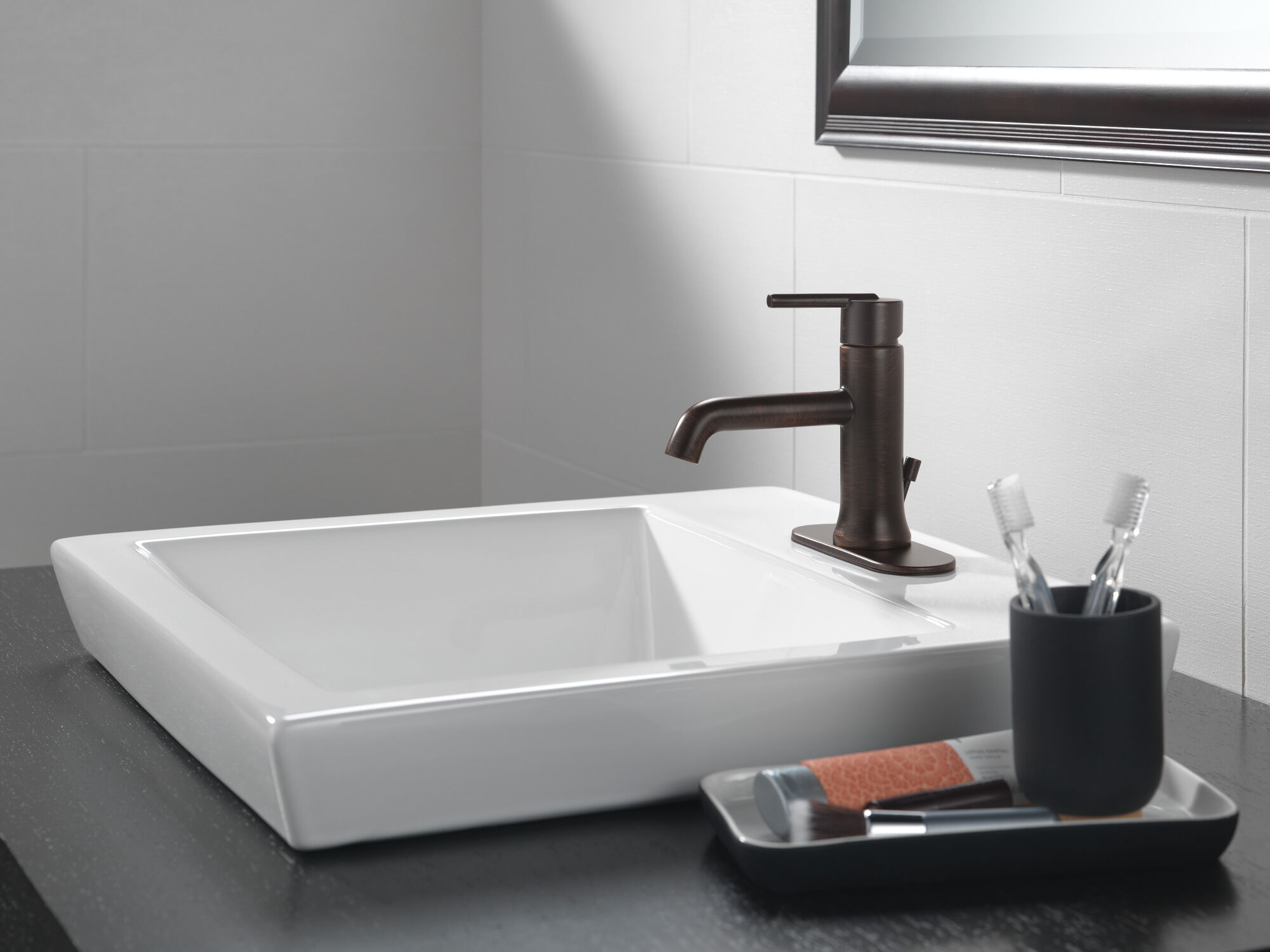 559LF-RBMPU Смеситель для ванной с одной ручкой Delta Faucet Trinsic Венецианская бронза  - Вид №2