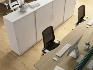 Bralco Офисный шкаф из меламина с раздвижными дверцами с замком Winglet