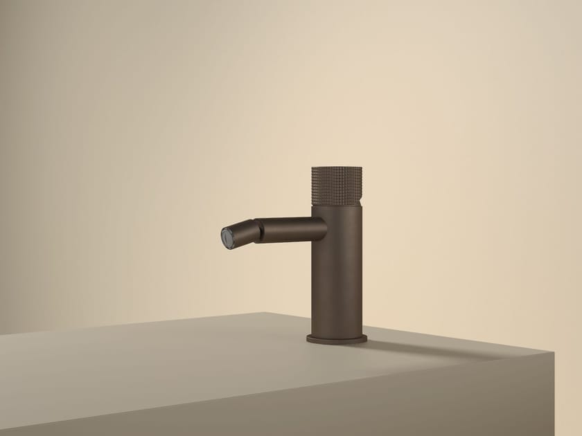 Смеситель для биде из латуни Hotbath Guy ARCH-00014098