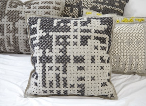 100087 Подушка Abstract серая 50x50 см GAN Canevas