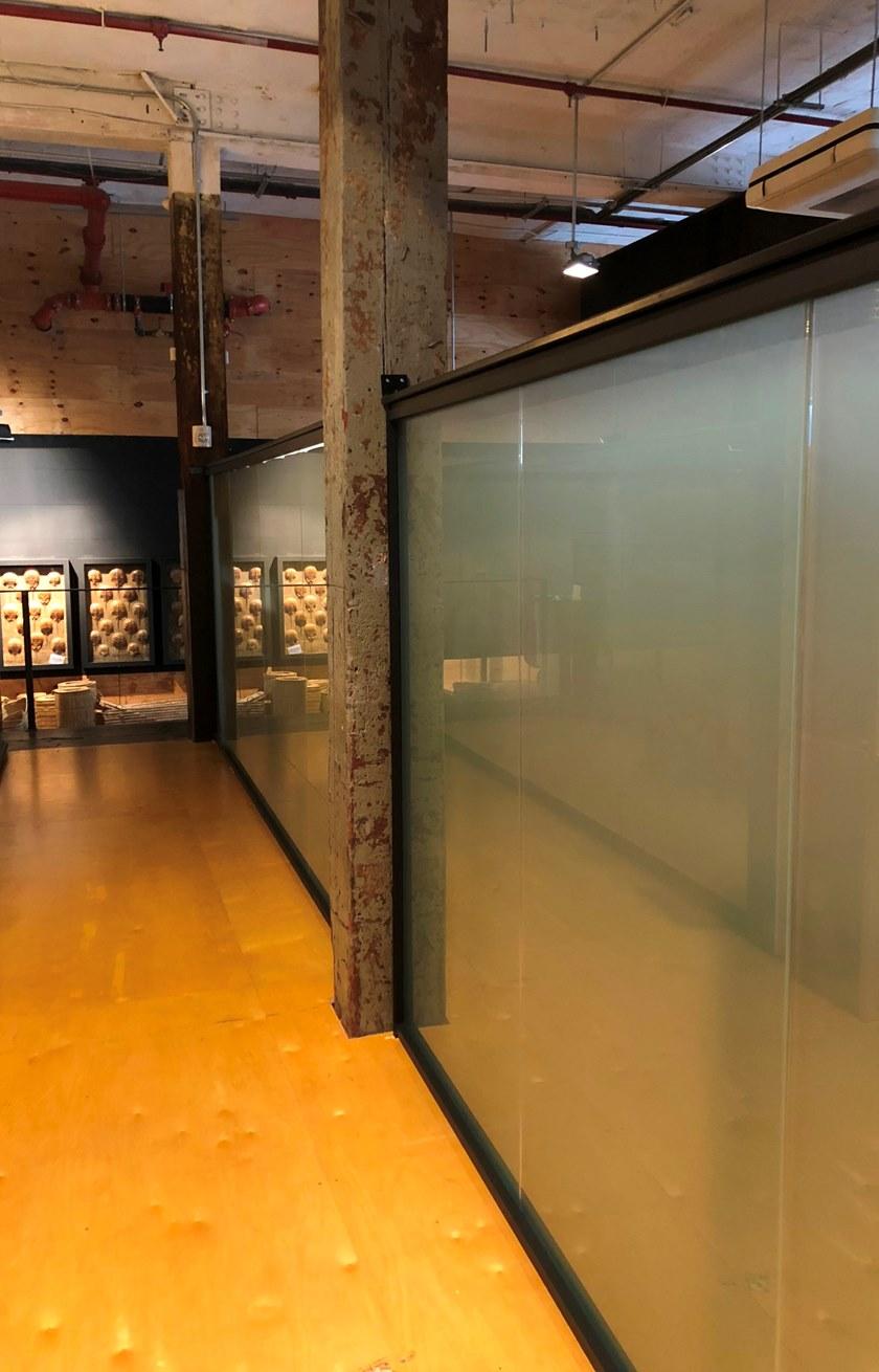 Elitable Стеклянная звуконепроницаемая сдвижная стена для офиса sun-id-1435429 - Вид №12