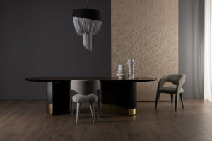 Обеденный стол из шпона