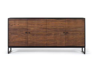 Деревянный шкаф с распашными дверями