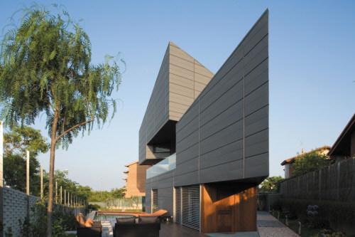 VMZINC Вентилируемый фасад из титан-цинка с ламелями sun-id-1390022 - Вид №11