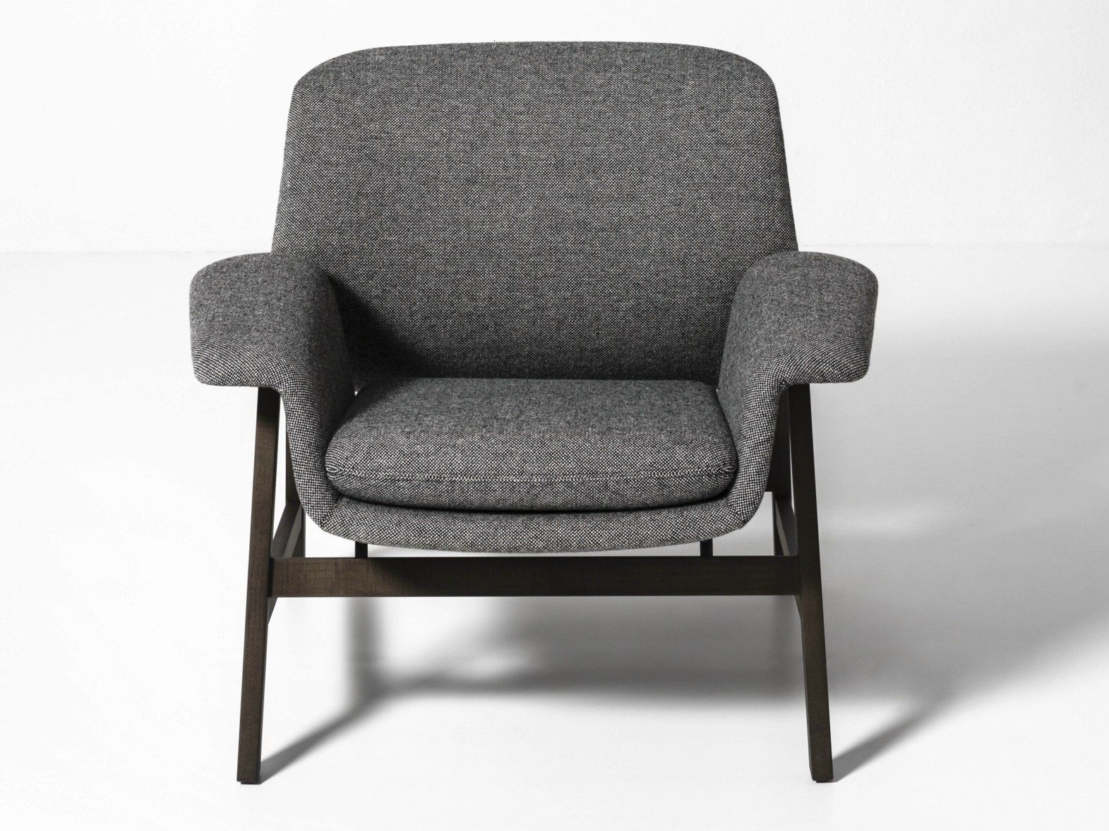 Тканевое кресло с подлокотниками Tacchini Agnese ARCH-00009040 - Вид №1