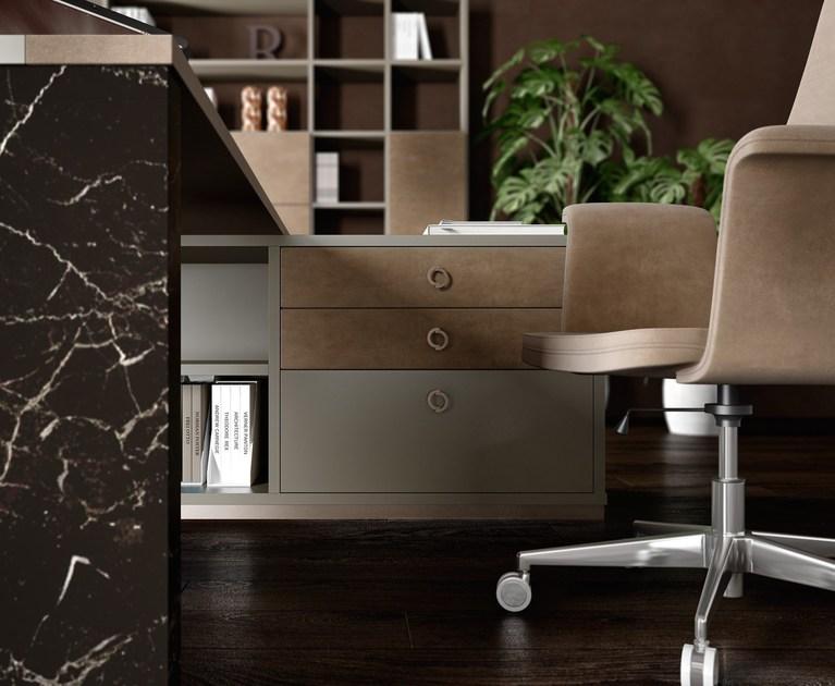 Caroti Угловой деревянный письменный стол в современном стиле с полкой и ящиками Concept 307 bold - Вид №3