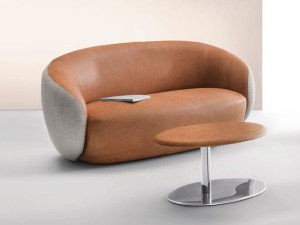 Кожаный диван