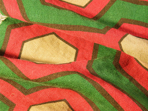 Льняная ткань с графическим рисунком