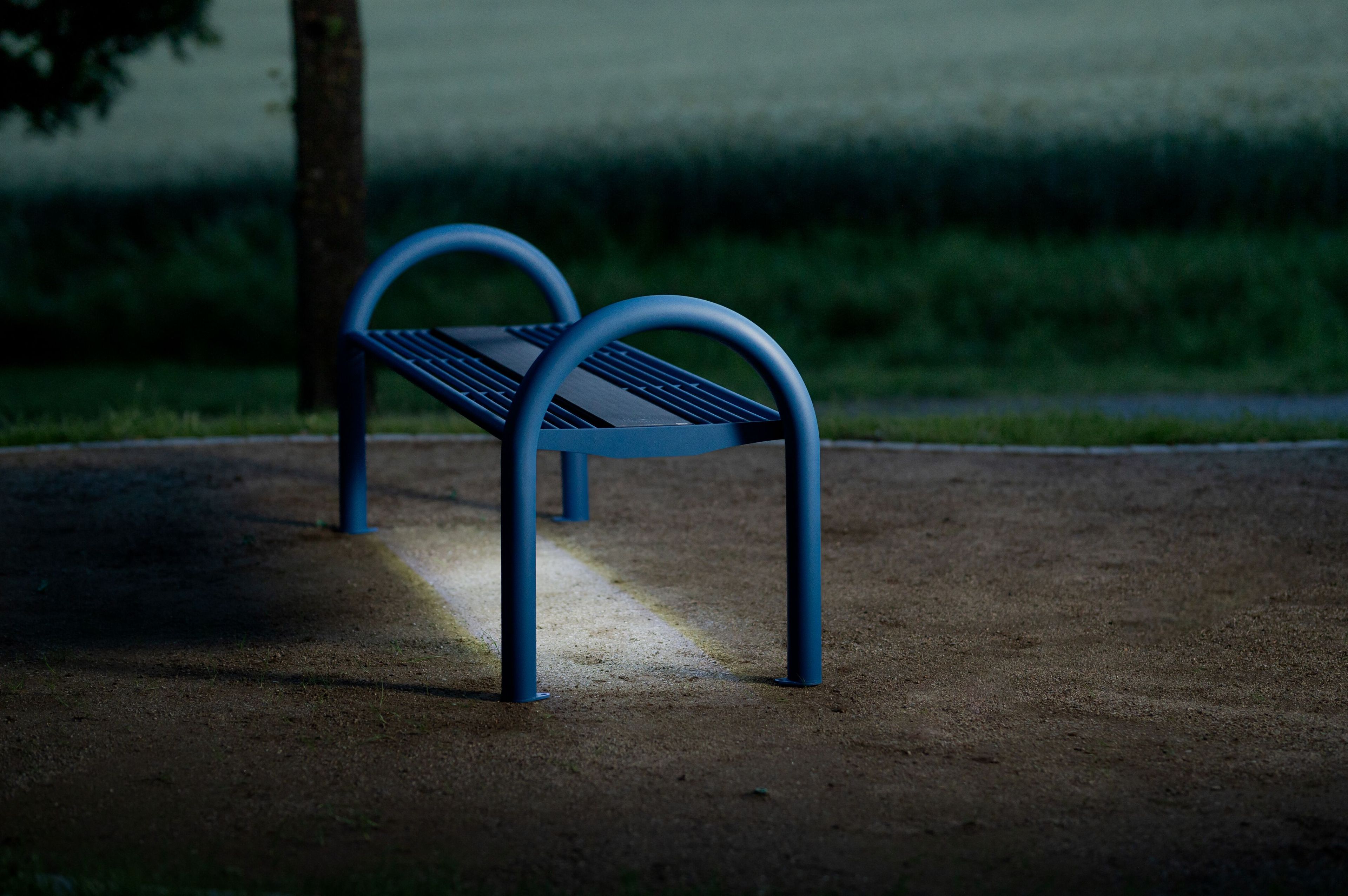 Скамейка из нержавеющей стали со встроенным освещением с подлокотниками BENKERT BANKE Siardo ARCH-00137308 - Вид №1