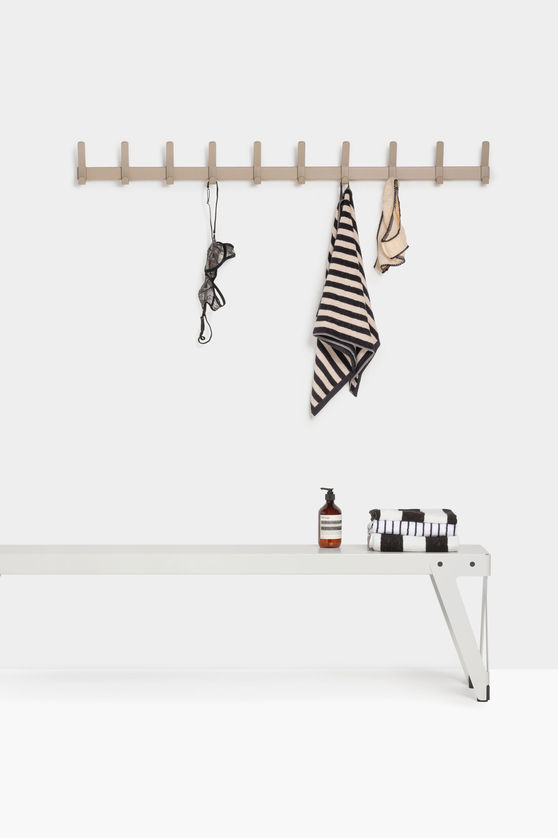 Алюминиевая и пластиковая настенная вешалка FUNCTIONALS JUST ARCH-00031349 - Вид №4