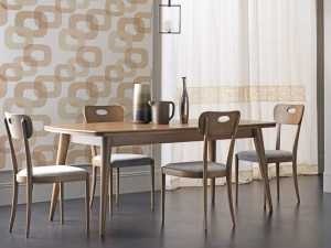 Деревянный прямоугольный обеденный стол