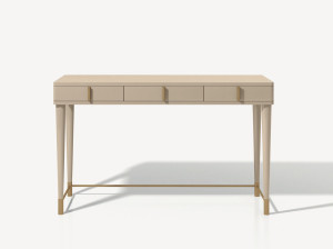 Деревянная консоль с металлическим декором