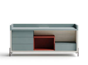 Шкаф со встроенным освещением