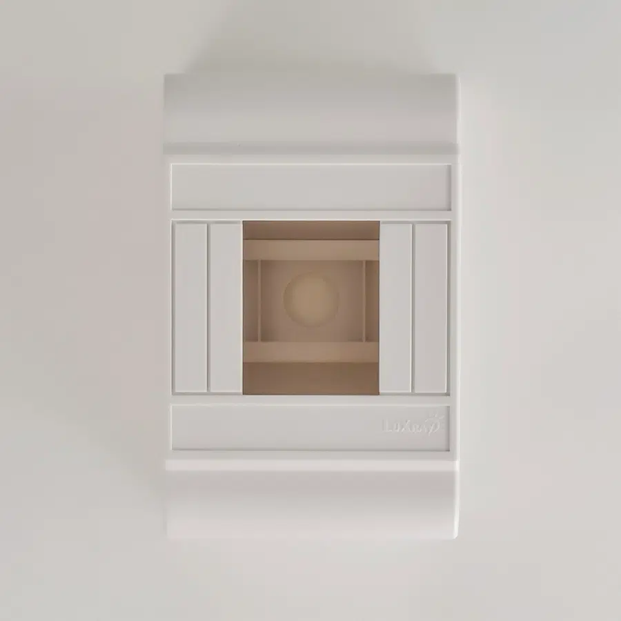 LUXRAY ШРН-П-S4 пластиковый распределительный щит наружный под 4 модуля LEZARD 731-2000-0S4