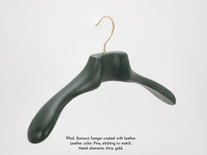 Кожаная вешалка