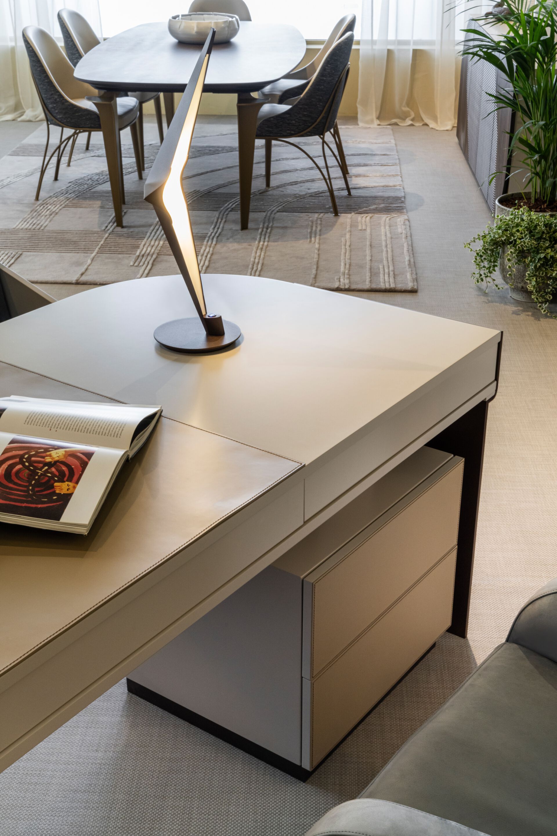 Светодиодная настольная лампа с USB-разъемом Bizzotto Italia ARCH-00038826 - Вид №1