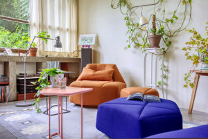 Тканевое вращающееся кресло