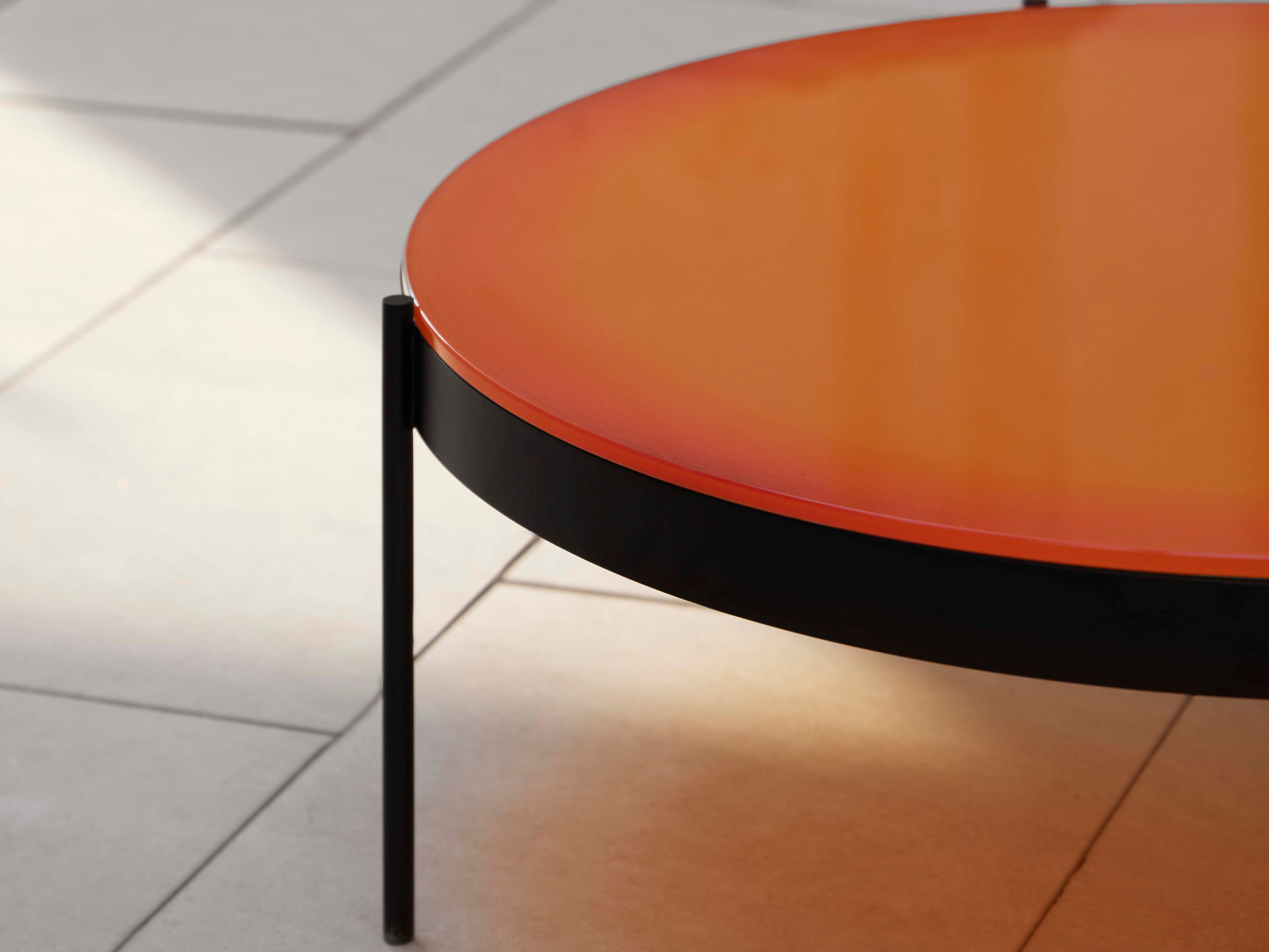 Круглый низкий журнальный столик из закаленного стекла GANDIABLASCO Iris ARCH-00014495 - Вид №2