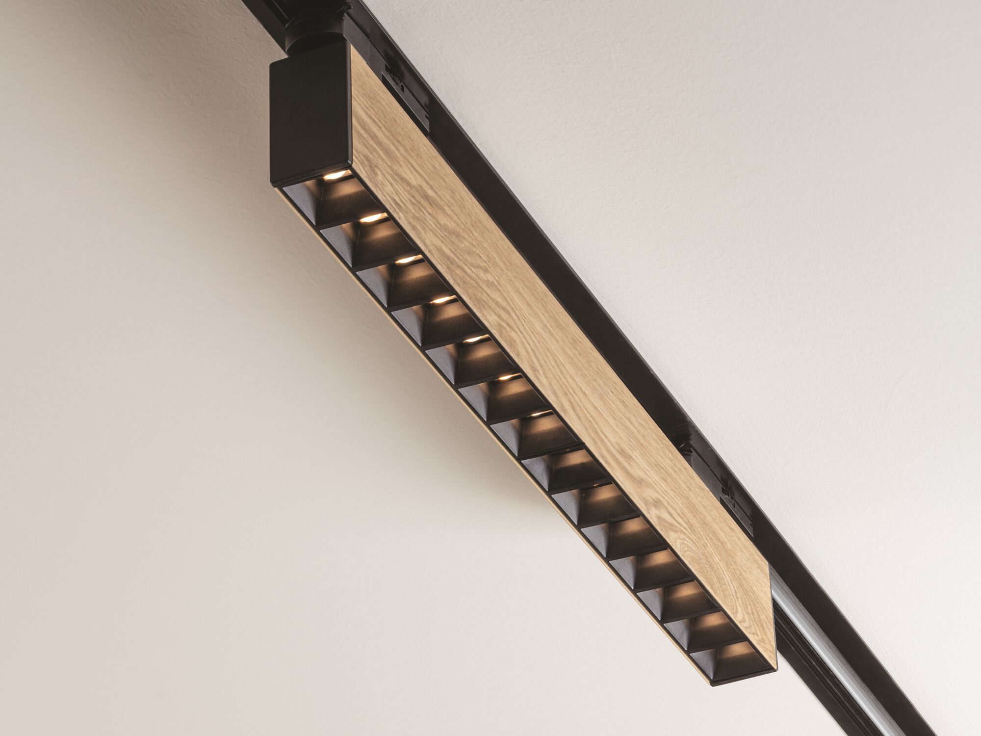 Алюминиевое светодиодное освещение PAN Майя ARCH-00094880