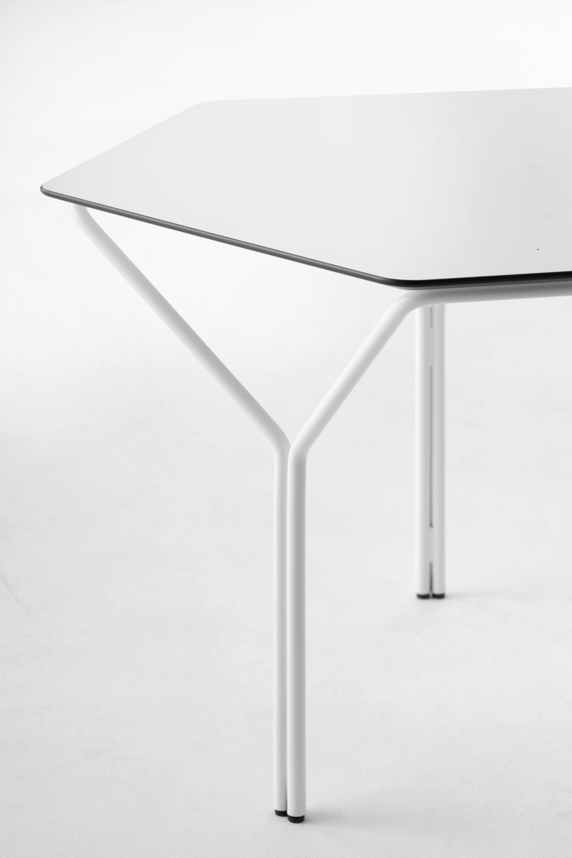 Деревянный шестиугольный журнальный столик Kastel Kyu ARCH-00123979 - Вид №1