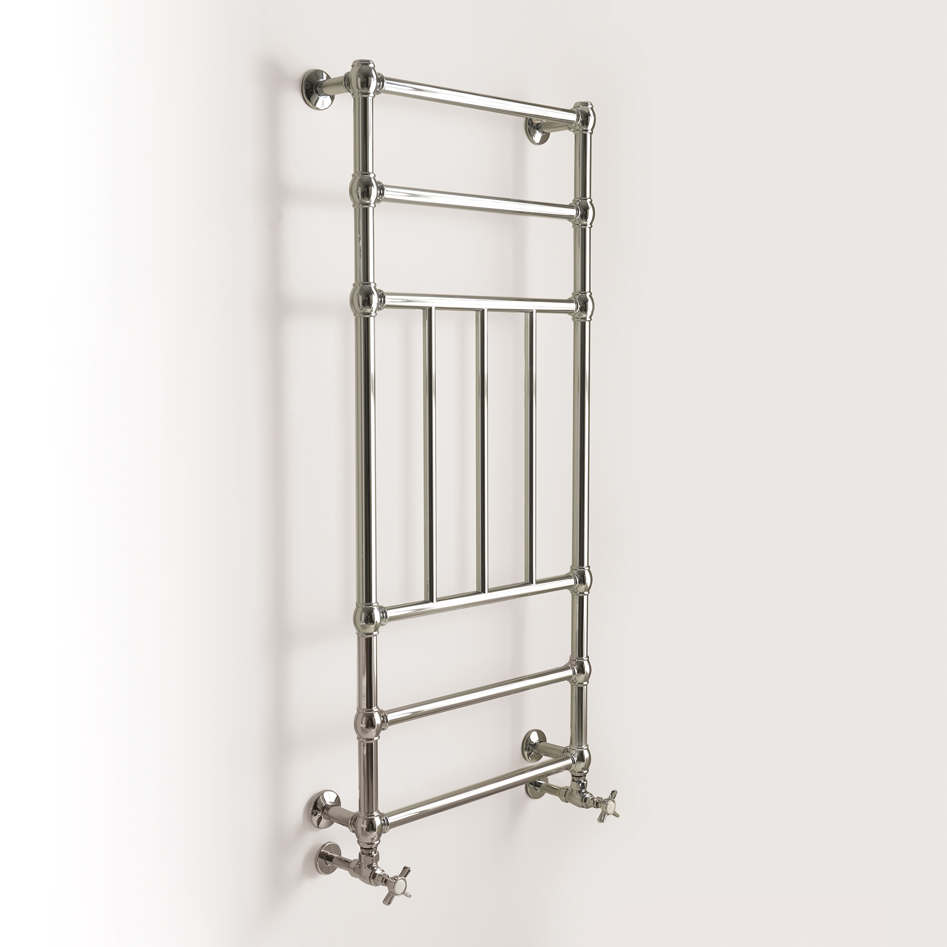 1212 3SC Настенный полотенцесушитель TOWER из латуни, версия с горячей водой. диаметр трубы 30мм. Включены клапаны. Classico Treesseci 3SC