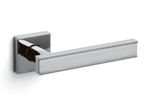 Алюминиевая ручка на розетке