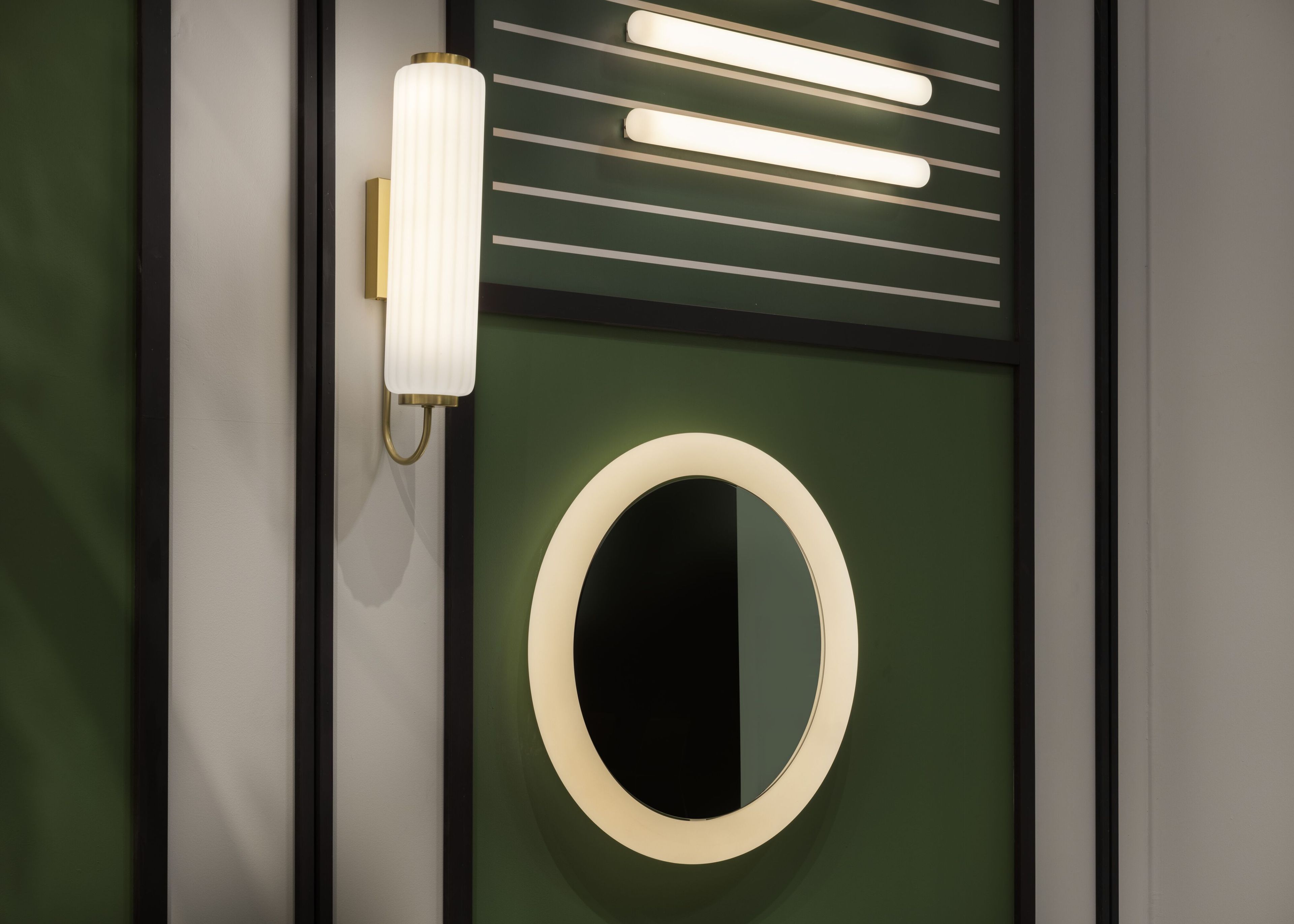 Зеркало из полиэтилена со встроенным настенным освещением SLIDE Giotto ARCH-00104503 - Вид №4