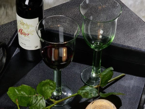 Бокал красного вина