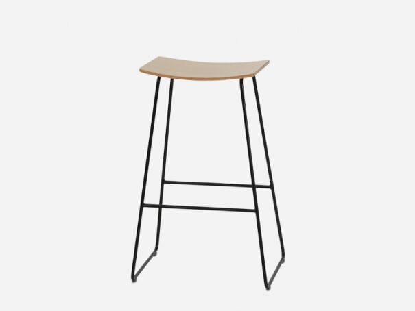 Высокий табурет из бука INCLASS Tao ARCH-00031928 - Вид №1