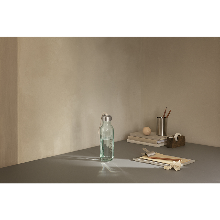 541048 Бутылка, 500 мл, переработанное стекло, черная Eva Solo  - Вид №1